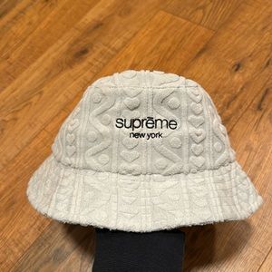 Supreme Bucket Hat S/M